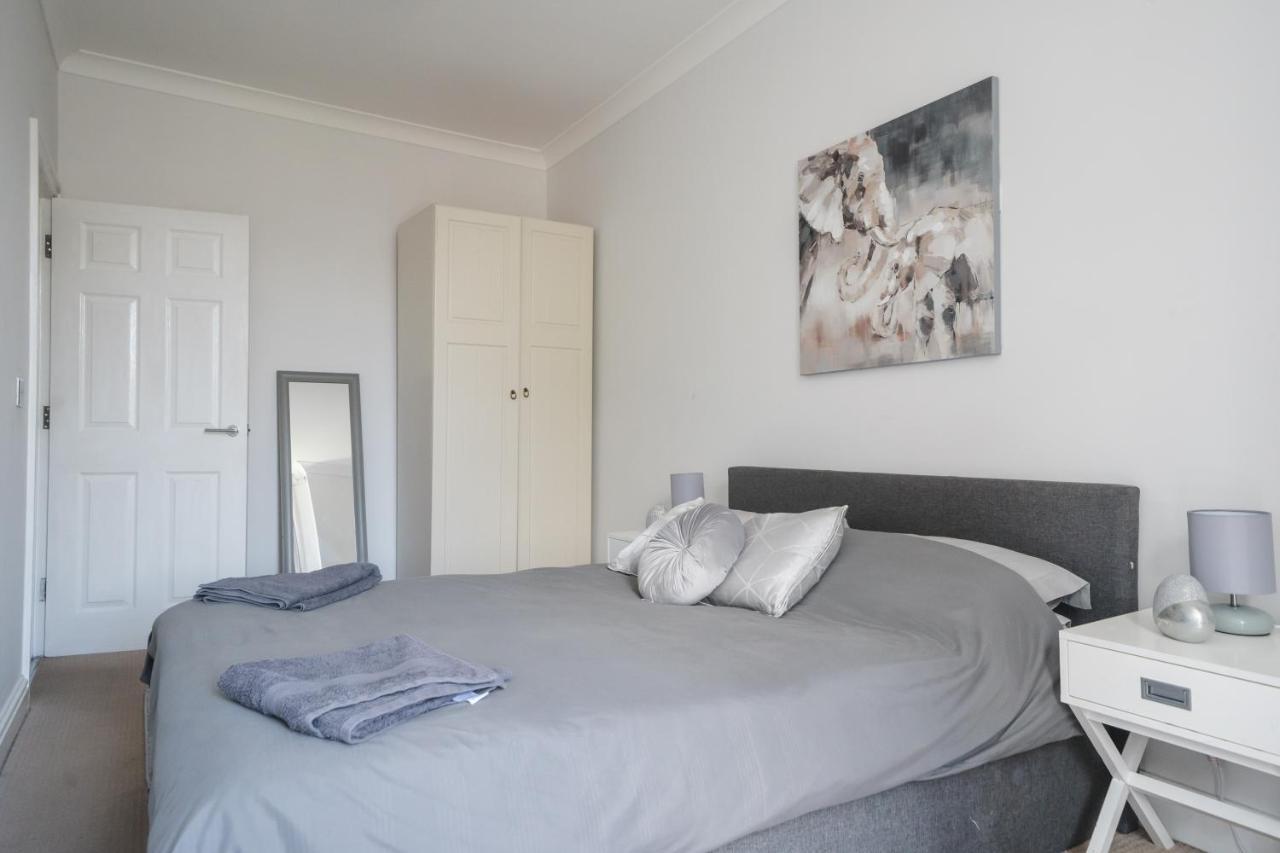 Luxury Apartment In บอร์นมัธ ภายนอก รูปภาพ